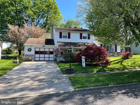 35 Over Rd, Feasterville Trevose, PA 19053