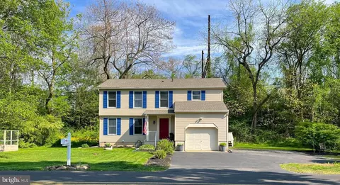 21 Reading Ave, Yardley, PA 19067