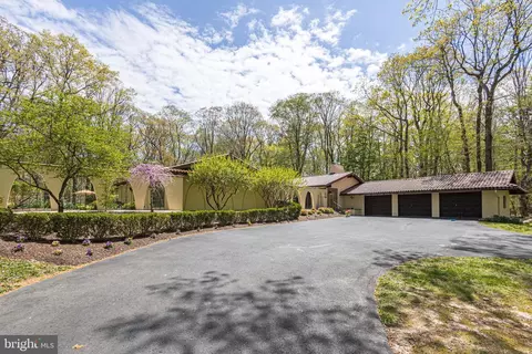 43 Red Fox Dr, New Hope, PA 18938