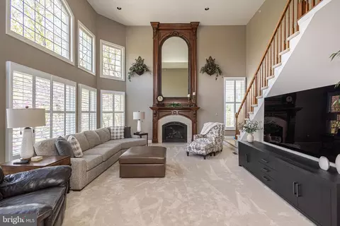 Living - 2709 Dillon Dr, Jamison, PA 18929 photo 2 of 9