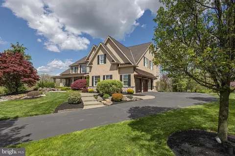 Exterior - 2709 Dillon Dr, Jamison, PA 18929 photo 8 of 24