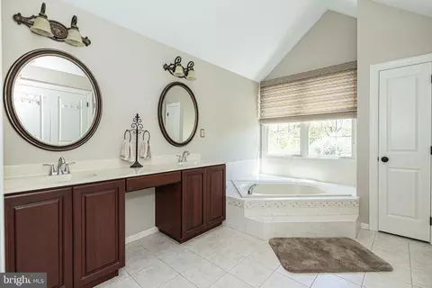 Bath - 2709 Dillon Dr, Jamison, PA 18929 photo 2 of 4