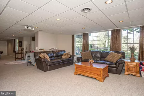 Living - 2709 Dillon Dr, Jamison, PA 18929 photo 7 of 9