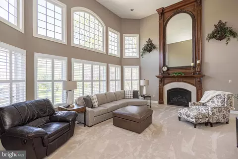 Living - 2709 Dillon Dr, Jamison, PA 18929 photo 1 of 9