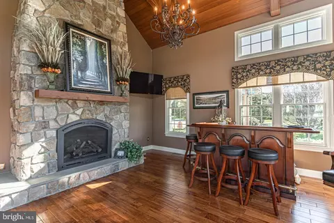 Living - 2709 Dillon Dr, Jamison, PA 18929 photo 5 of 9