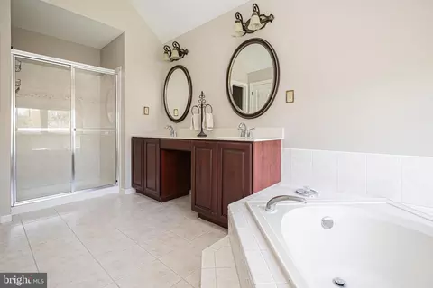 Bath - 2709 Dillon Dr, Jamison, PA 18929 photo 3 of 4