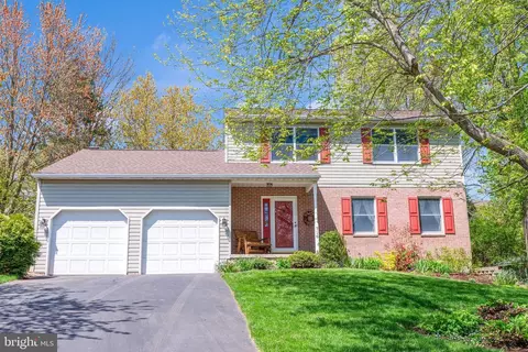 716 Shadywood Dr, Perkasie, PA 18944