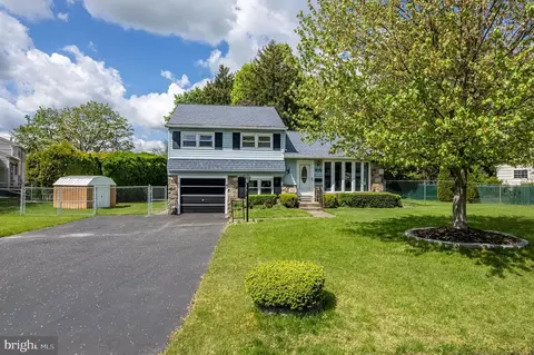 916 Catalpa Rd, Warminster, PA 18974
