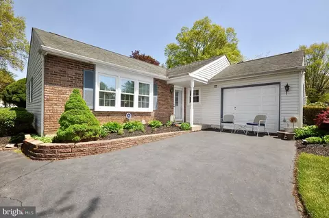 91 Lark Dr, Southampton, PA 18966