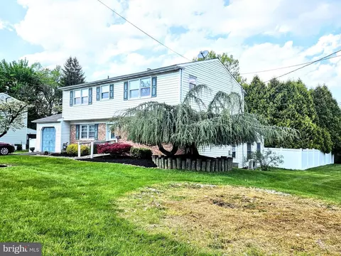 1405 Hampton Ln, Warminster, PA 18974 photo 3