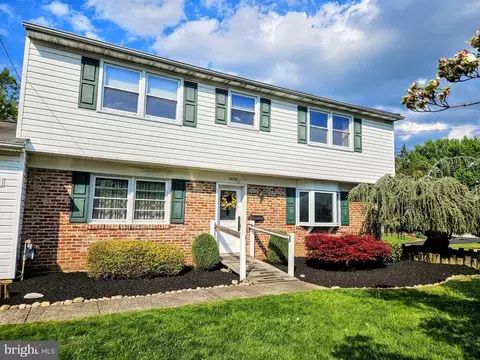 1405 Hampton Ln, Warminster, PA 18974 photo 9