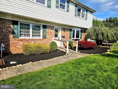 1405 Hampton Ln, Warminster, PA 18974 photo 8
