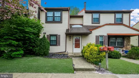 996 Bancroft Pl, Warminster, PA 18974