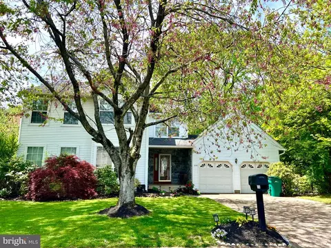 1450 Society Hill Dr, Bensalem, PA 19020