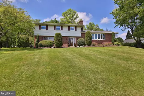3867 Forest Dr, Doylestown, PA 18902