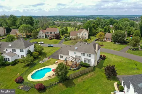 2557 Candytuft Dr, Jamison, PA 18929