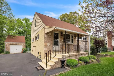 3603 Rockview Dr, Bristol, PA 19007