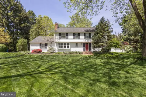 29 Milyko Dr, Washington Crossing, PA 18977