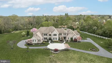 2810 Windy Bush Rd, Newtown, PA 18940