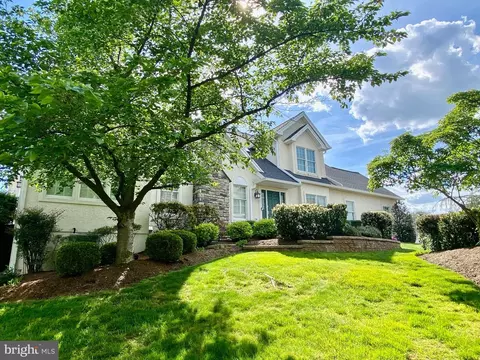 284 Sydney Rd, Holland, PA 18966