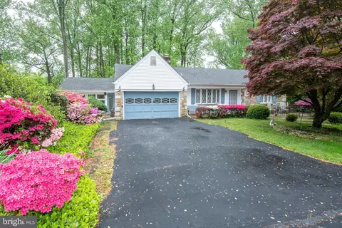 36 Hidden Ln, Feasterville Trevose, PA 19053