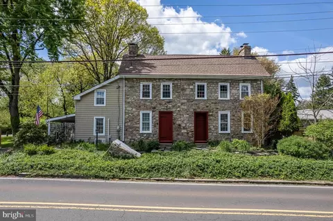 1060 Davisville Rd, Warminster, PA 18974