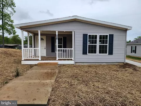 230 Marshall Ln, Sellersville, PA 18960