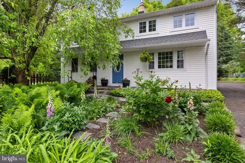 1520 Guinea Ln, Warrington, PA 18976