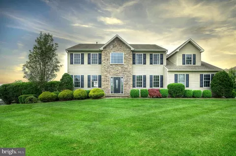 899 Adam Ct, New Hope, PA 18938