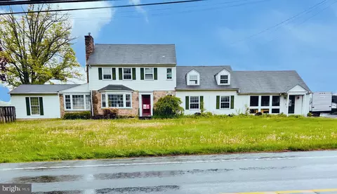 4877 W Swamp Rd, Fountainville, PA 18923