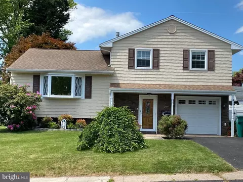 209 Welsford Rd, Fairless Hills, PA 19030
