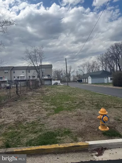 Green Street, Bristol, PA 19007