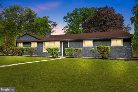 238 Beechwood Dr, Huntingdon Valley, PA 19006