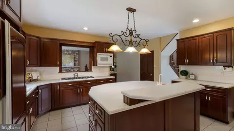 22 Cherry Ln, Doylestown, PA 18901 photo 4