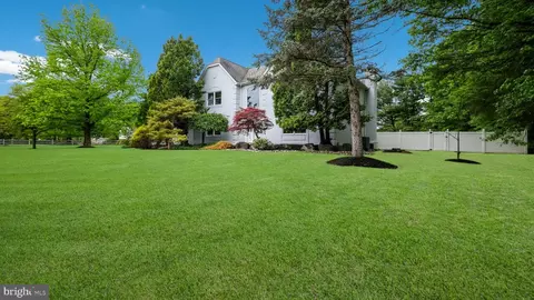 22 Cherry Ln, Doylestown, PA 18901 photo 2