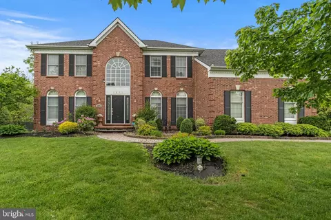 1271 Bridle Estates Dr, Yardley, PA 19067