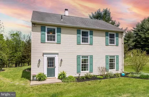 562 Headquarters Rd, Erwinna, PA 18920