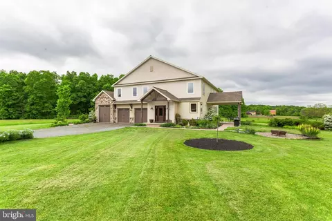 1555 Old Plains Rd, Pennsburg, PA 18073