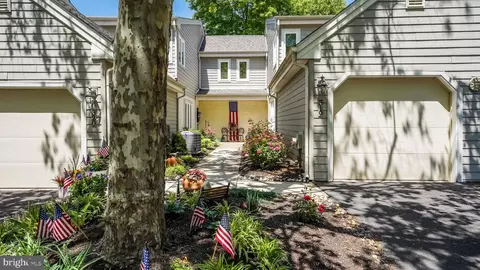 319 Dorset Ct, Doylestown, PA 18901