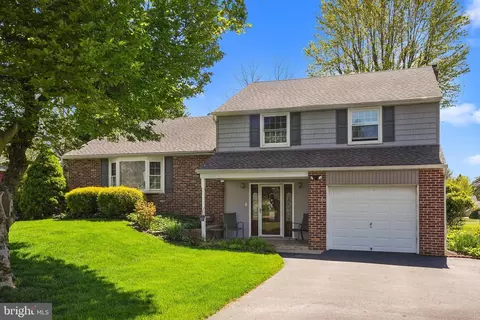 33 Acorn Dr, Churchville, PA 18966