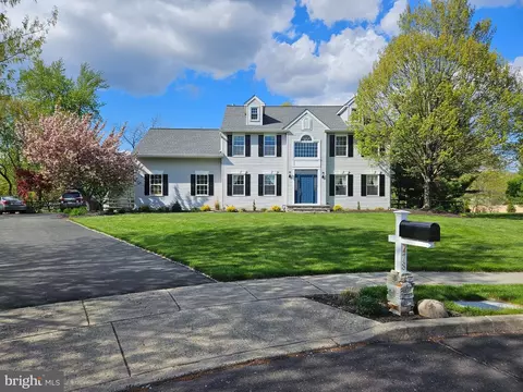 478 Summerhill Ct, Yardley, PA 19067