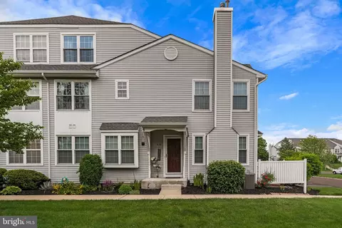 433 Eagle Ct #505, Jamison, PA 18929