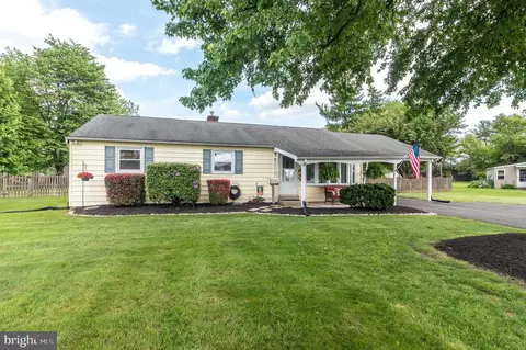 669 Mason Dr, Warminster, PA 18974