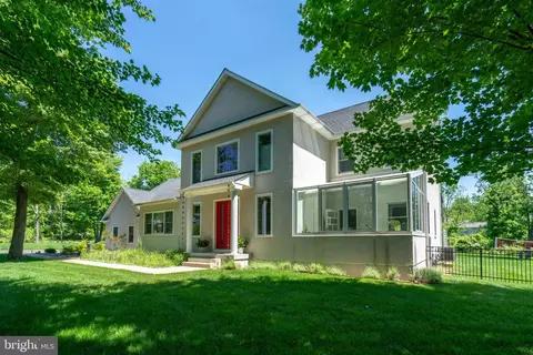 389 Eagle Rd, Newtown, PA 18940