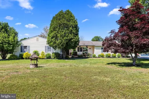 38 Everbreeze Dr, Erwinna, PA 18920