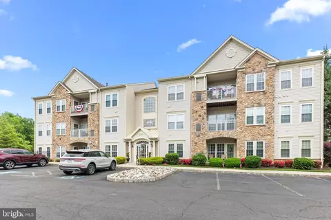 200 Douglas Fir Dr #103, Warrington, PA 18976