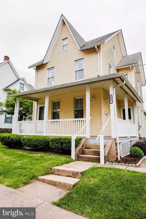 907 Race St, Perkasie, PA 18944