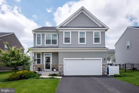 2220 Blue Gill Dr, Quakertown, PA 18951