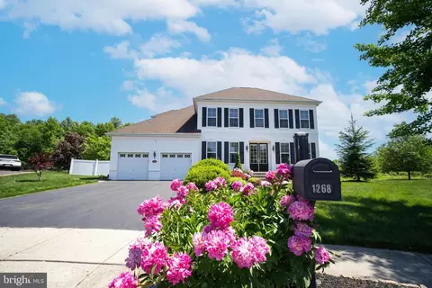 1268 William Penn Dr, Bensalem, PA 19020