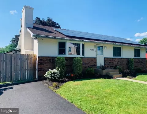 4326 Spruce Ave, Feasterville Trevose, PA 19053